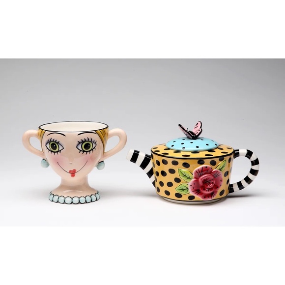 Cosmos Gifts Other - Cosmos Gifts Ceramic Lady Mug & Teapot Butterfly Lid – Tea for One – 7.25” Tall